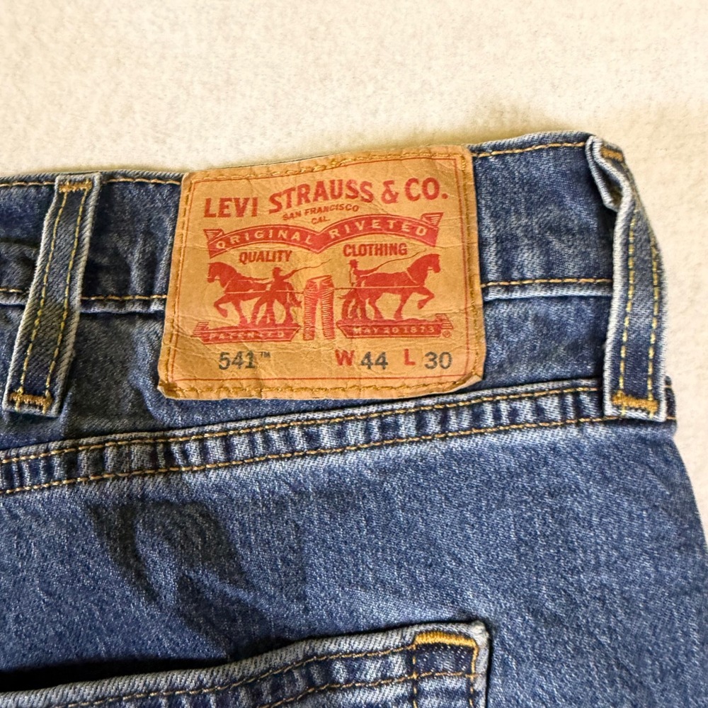Levis 541 Athletic Taper Mens Blue Denim Jeans 44x30 Medium Wash 5-Pocket - Picture 4 of 5